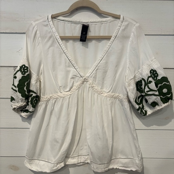 Anthropology Lithe White and Green 3/4 Sleeve Tie Front Blouse - Picture 2 of 13